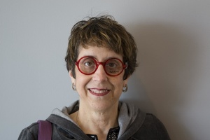 313-6588 Lynne in Red Glasses